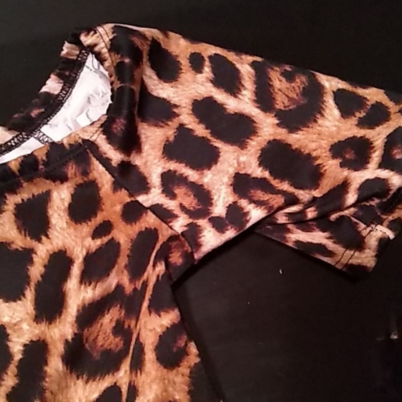 Tops - Picture 3 of 8